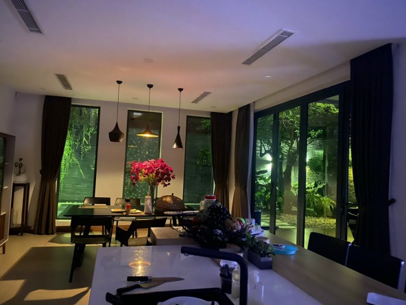 18F56302 0428 4894 8769 242E427B7FE0